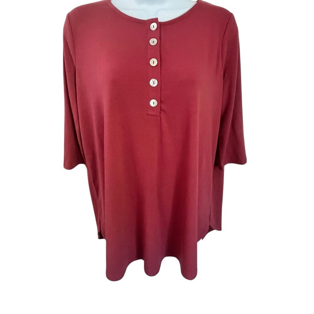 NWT Zenana Henley Top – Size M –